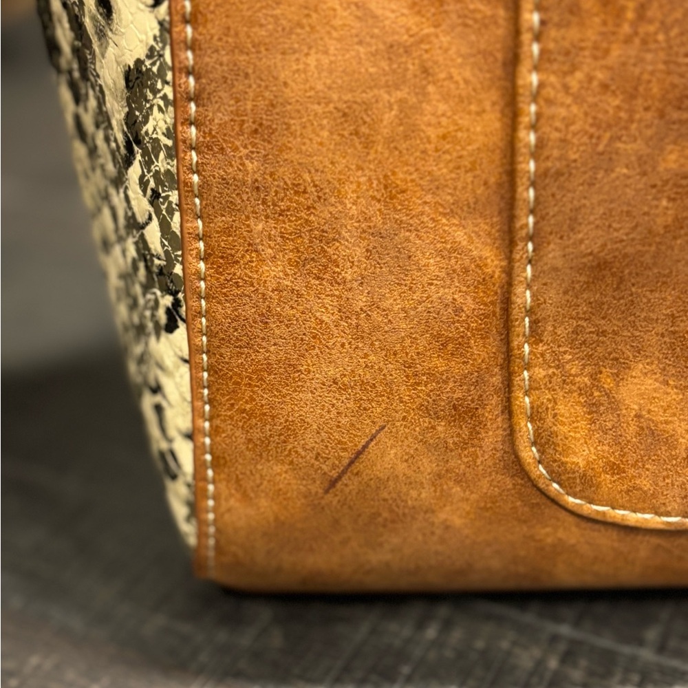 Montana West Tote - Picture 4 of 7